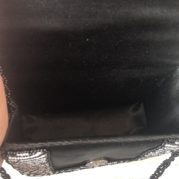 Adorable fully beaded Crossbody miniature bag - Picture 13 of 15